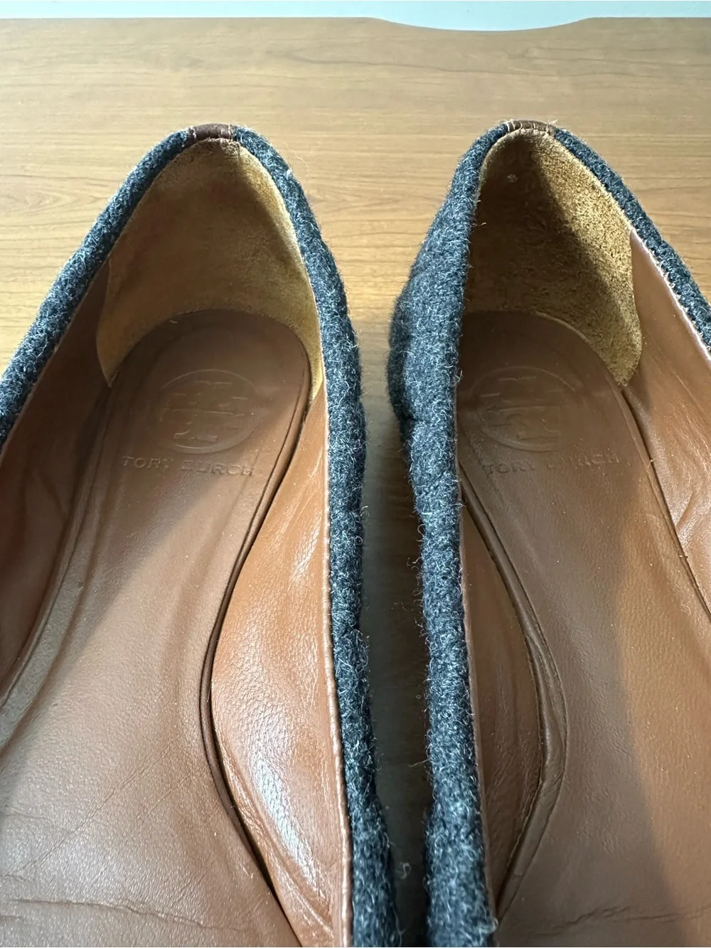 Tory Burch Two-Tone Gray Wool & Chestnut Leather Logo Parker Ballet Flats sz 8